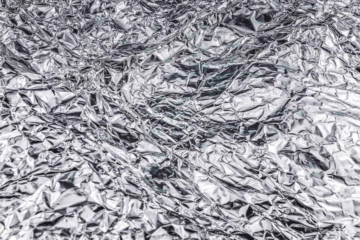 does aluminum foil catch fire or melt 2