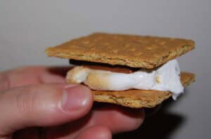 How to Make Smores Outdoors