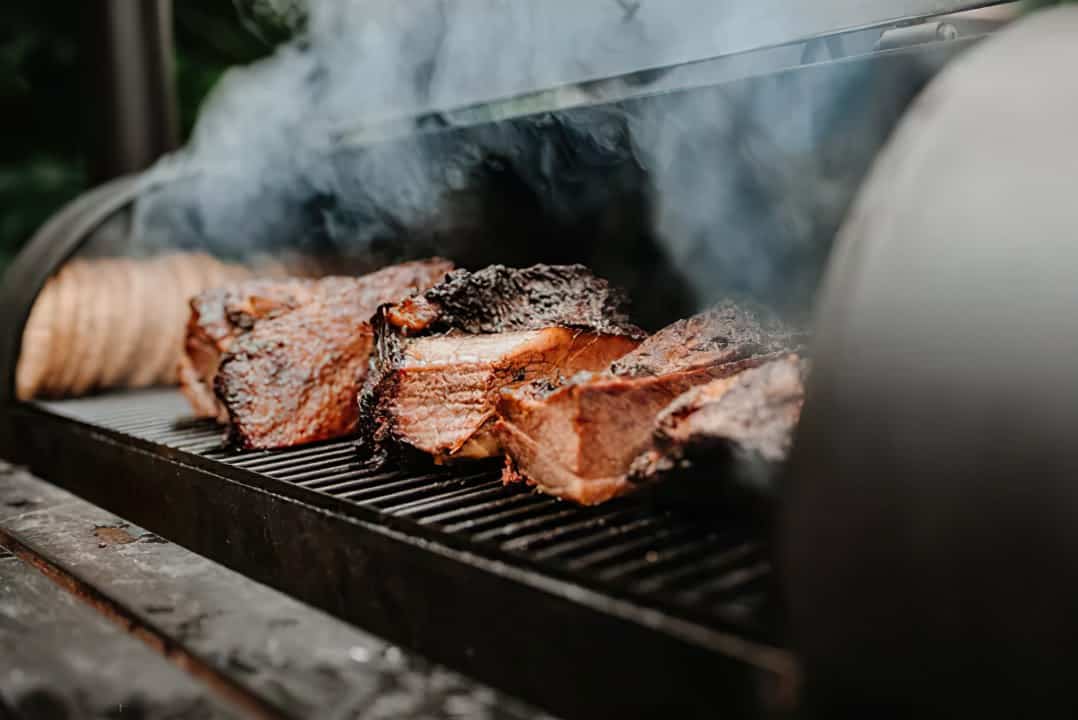 How To Use A Smoker Grill In 8 Easy Steps